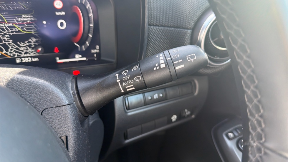 Nissan Juke 1.0 DiG-T N-Connecta 5dr DCT Petrol Hatchback - Image 30