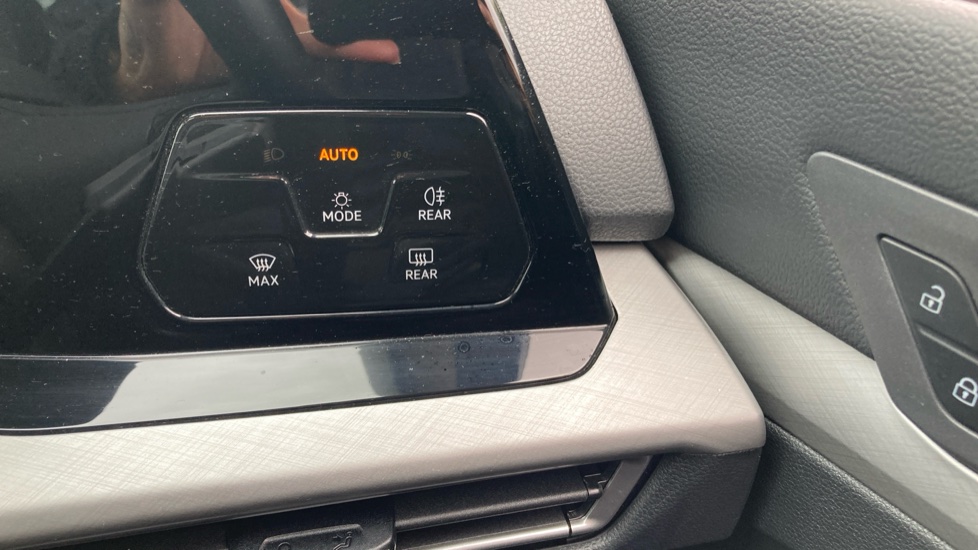 Volkswagen Golf 1.5 TSI 150 Life 5dr Petrol Hatchback - Image 29