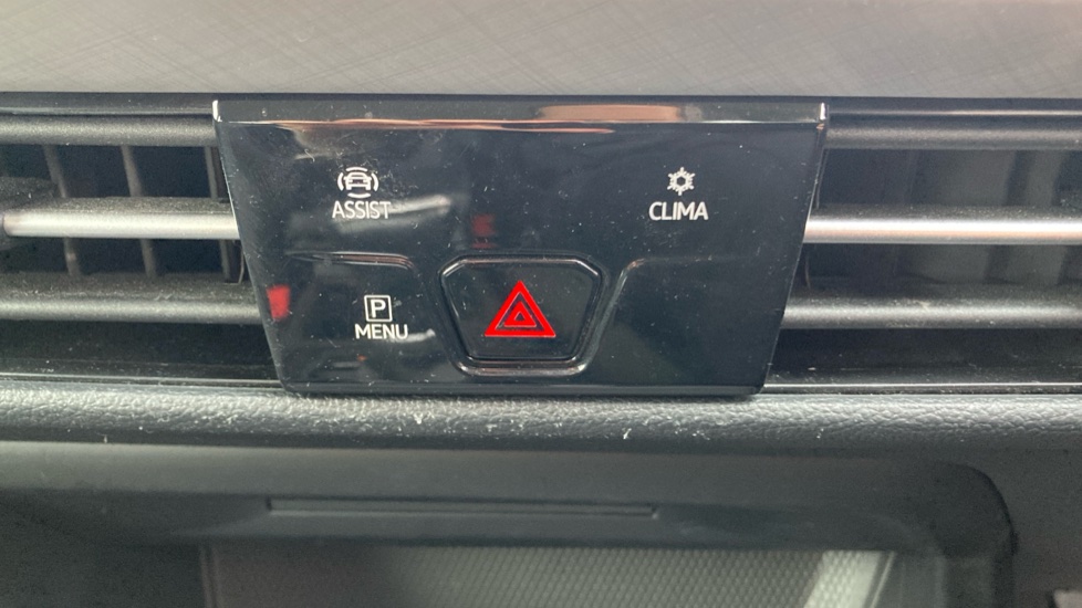 Volkswagen Golf 1.5 TSI 150 Life 5dr Petrol Hatchback - Image 45