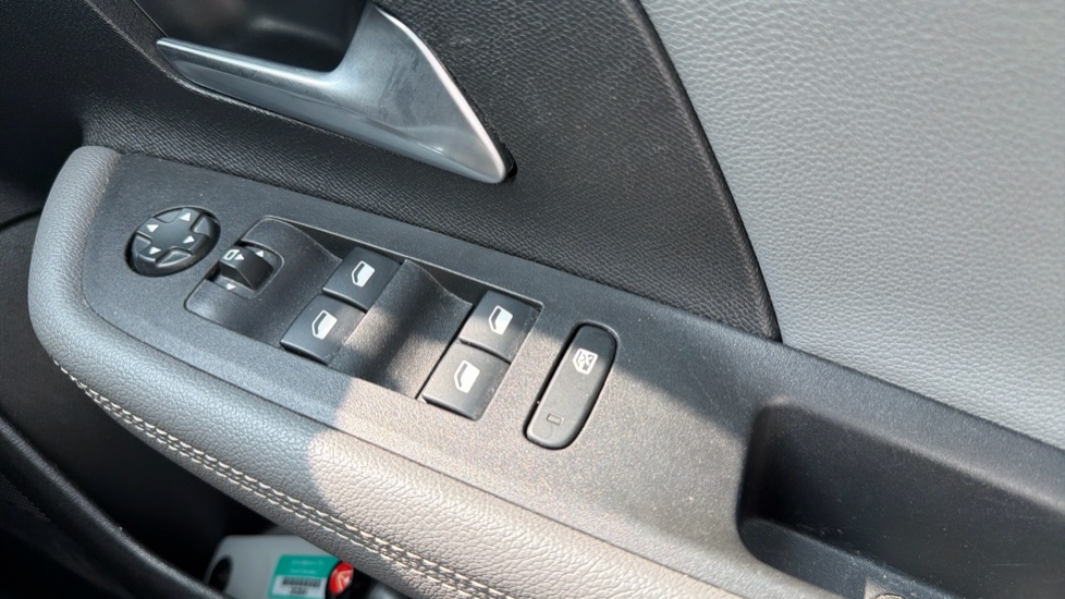 Vauxhall Mokka 1.2 Turbo Elite Premium 5dr Petrol Hatchback - Image 33