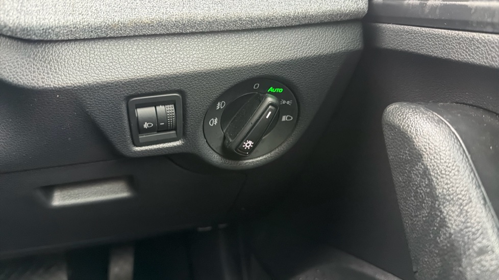 Skoda Kamiq 1.0 TSI SE Edition 5dr DSG Petrol Hatchback - Image 29