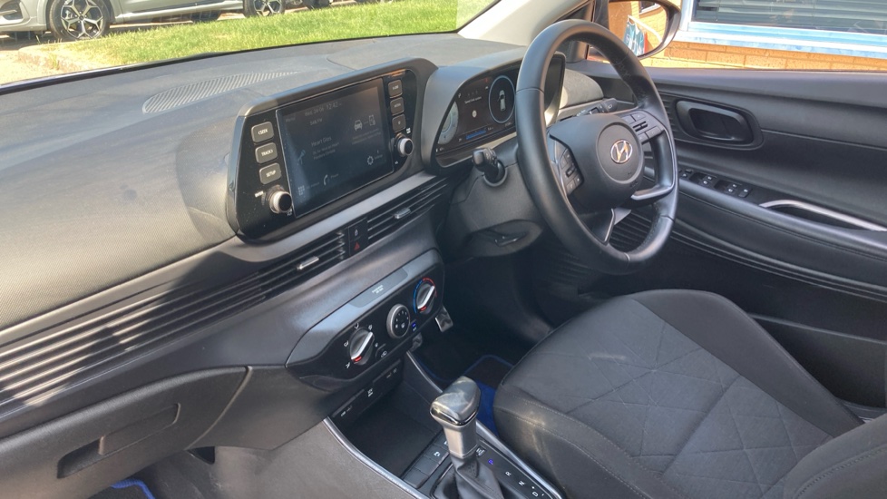 Hyundai BAYON 1.0 TGDi 48V MHEV SE Connect 5dr DCT Petrol Hatchback - Image 9