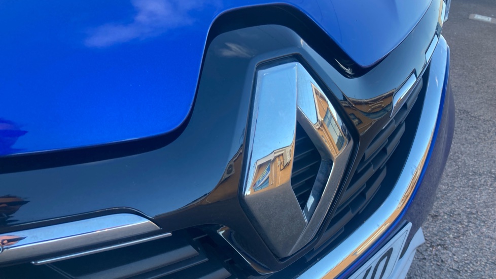 Renault Captur 1.0 TCE 90 Techno 5dr Petrol Hatchback - Image 8