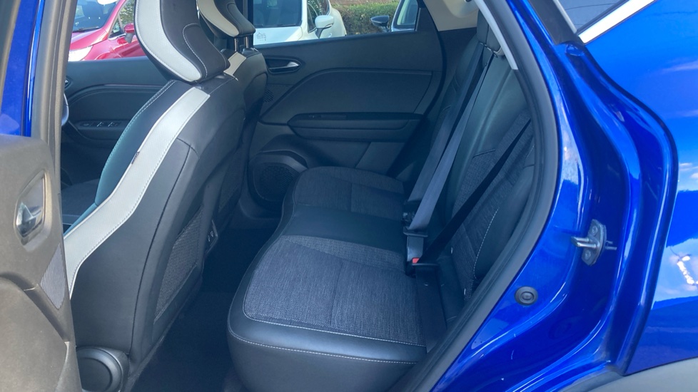 Renault Captur 1.0 TCE 90 Techno 5dr Petrol Hatchback - Image 16