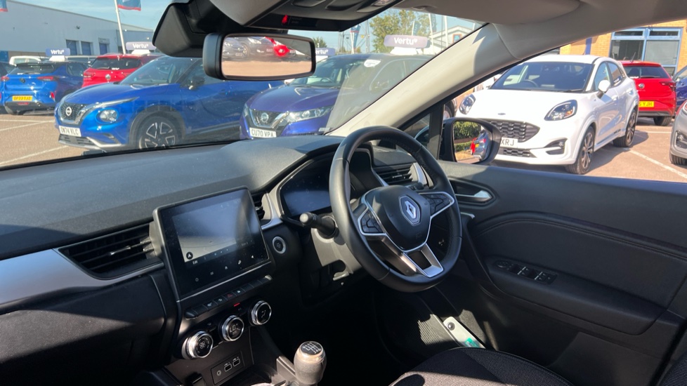 Renault Captur 1.0 TCE 90 Techno 5dr Petrol Hatchback - Image 9