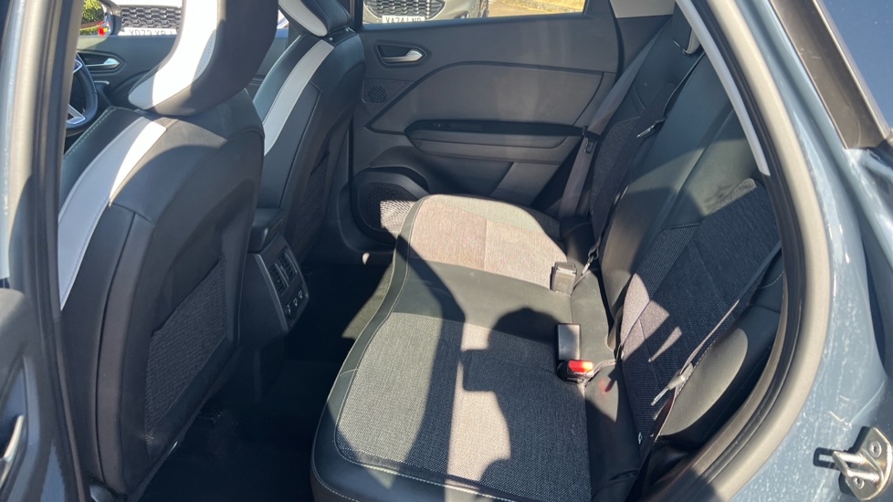 Renault Captur 1.0 TCE 90 Techno 5dr Petrol Hatchback - Image 16