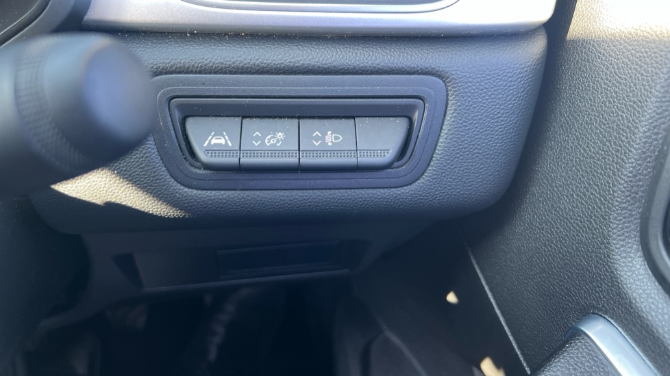 Renault Captur 1.0 TCE 90 Techno 5dr Petrol Hatchback - Image 22
