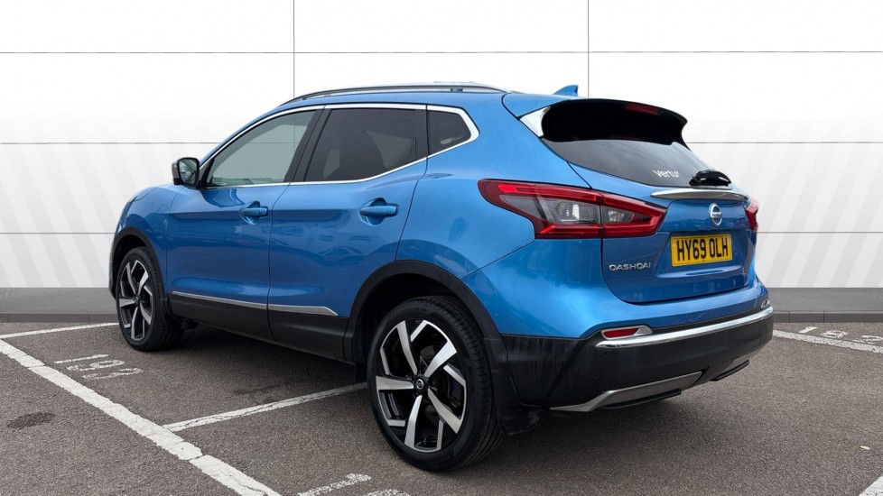 Nissan Qashqai 1.3 DiG-T 160 Tekna 5dr Petrol Hatchback - Image 2