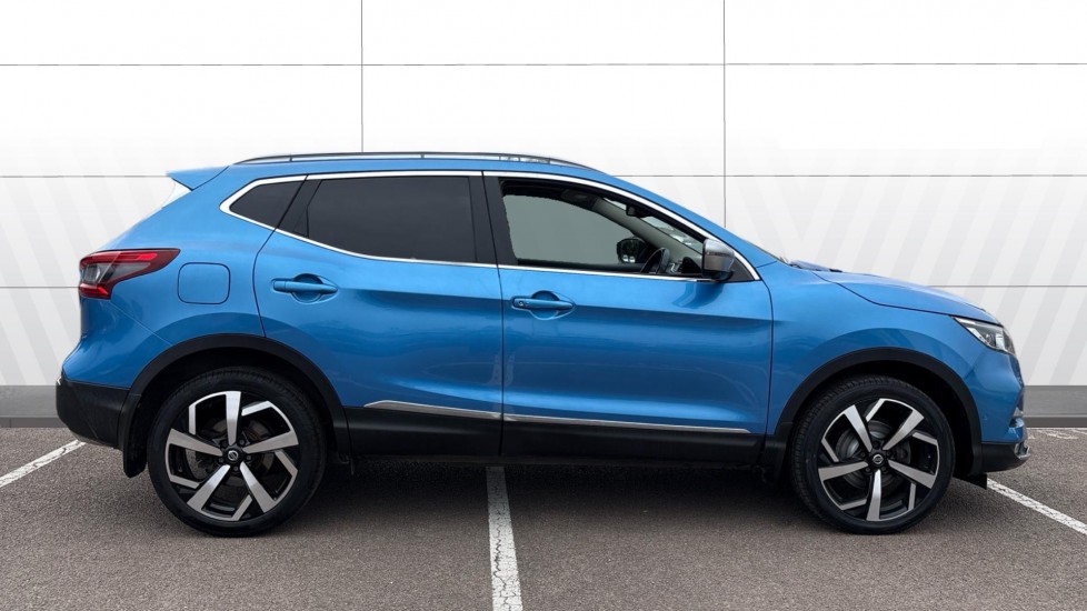 Nissan Qashqai 1.3 DiG-T 160 Tekna 5dr Petrol Hatchback - Image 5