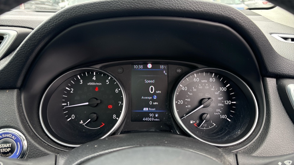 Nissan Qashqai 1.3 DiG-T 160 Tekna 5dr Petrol Hatchback - Image 18