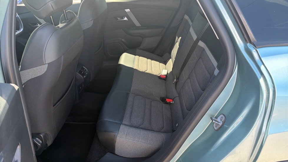 Citroen C4 1.2 PureTech [130] Shine 5dr Petrol Hatchback - Image 16