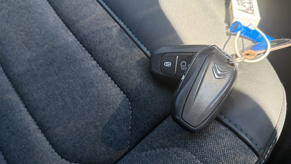 Citroen C4 1.2 PureTech [130] Shine 5dr Petrol Hatchback - Image 19