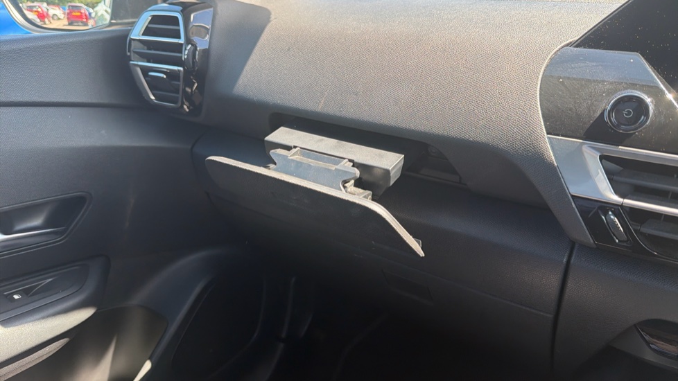 Citroen C4 1.2 PureTech [130] Shine 5dr Petrol Hatchback - Image 27