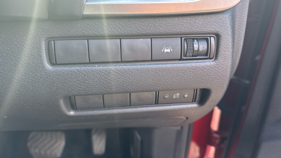 Nissan Qashqai 1.5 E-Power N-Connecta 5dr Auto Hybrid Hatchback - Image 30