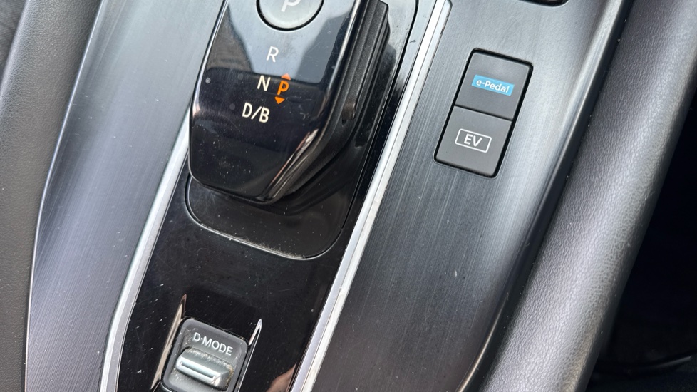 Nissan Qashqai 1.5 E-Power N-Connecta 5dr Auto Hybrid Hatchback - Image 39