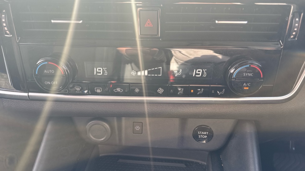 Nissan Qashqai 1.5 E-Power N-Connecta 5dr Auto Hybrid Hatchback - Image 41