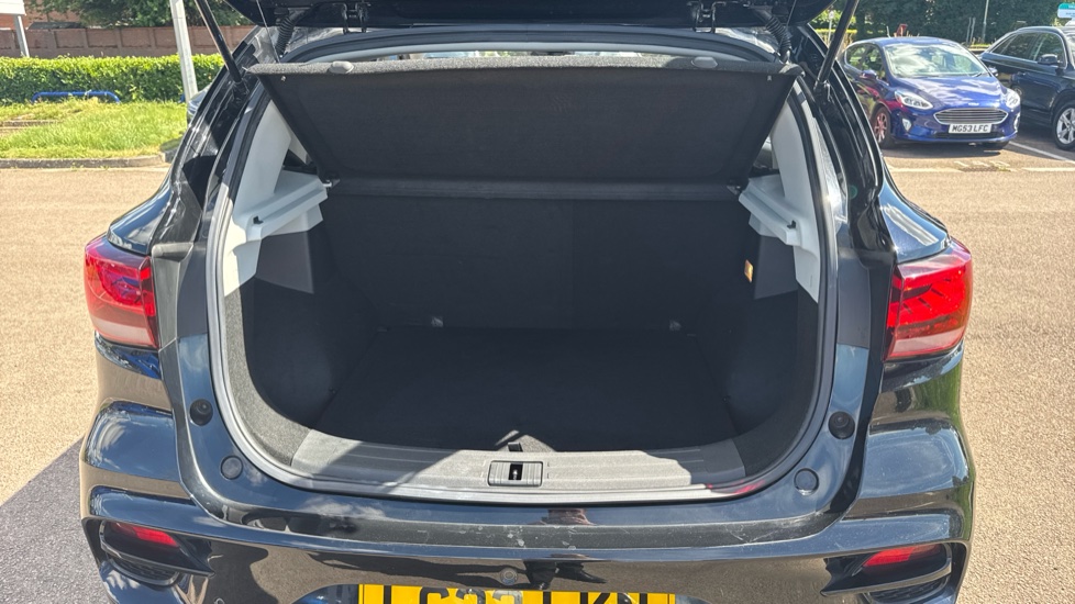 MG ZS 1.0T GDi Exclusive 5dr DCT Petrol Hatchback - Image 4
