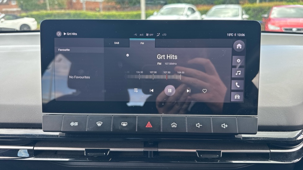MG MG4 150kW SE EV Long Range 64kWh 5dr Auto Electric Hatchback - Image 37