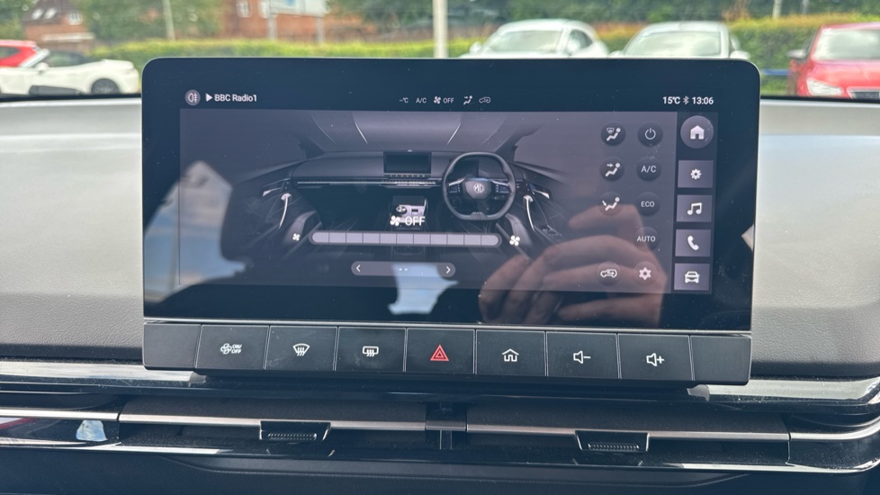 MG MG4 150kW SE EV Long Range 64kWh 5dr Auto Electric Hatchback - Image 38