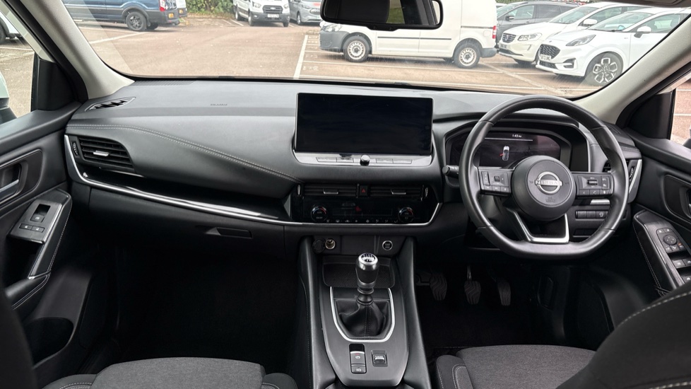 Nissan Qashqai 1.3 DiG-T MH N-Connecta 5dr Petrol Hatchback - Image 10