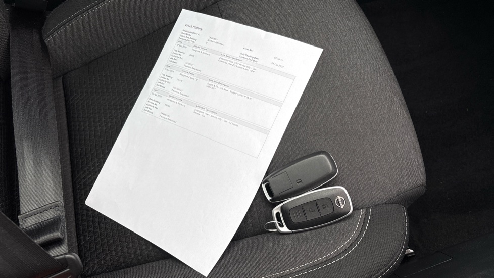 Nissan Qashqai 1.3 DiG-T MH N-Connecta 5dr Petrol Hatchback - Image 19