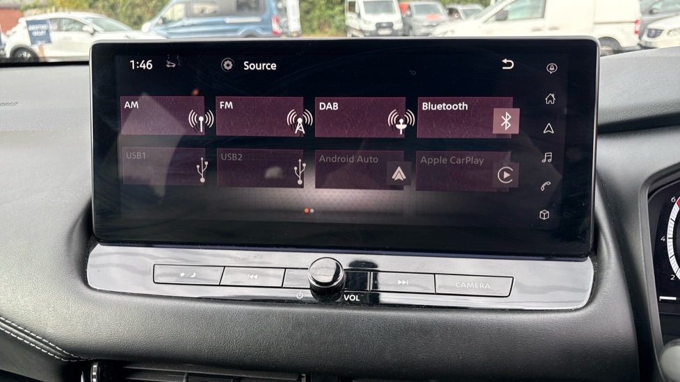 Nissan Qashqai 1.3 DiG-T MH N-Connecta 5dr Petrol Hatchback - Image 33