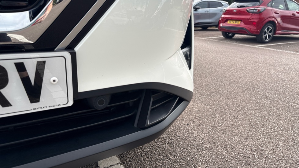Nissan Qashqai 1.3 DiG-T MH N-Connecta 5dr Petrol Hatchback - Image 44