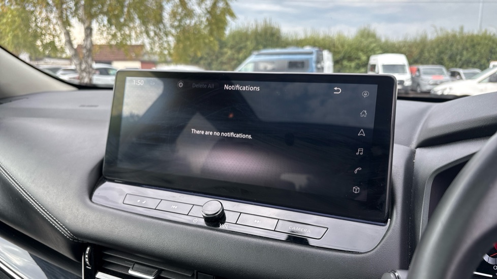 Nissan Qashqai 1.3 DiG-T MH N-Connecta 5dr Petrol Hatchback - Image 48