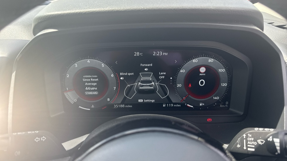 Nissan Qashqai 1.3 DiG-T MH N-Connecta 5dr Petrol Hatchback - Image 18
