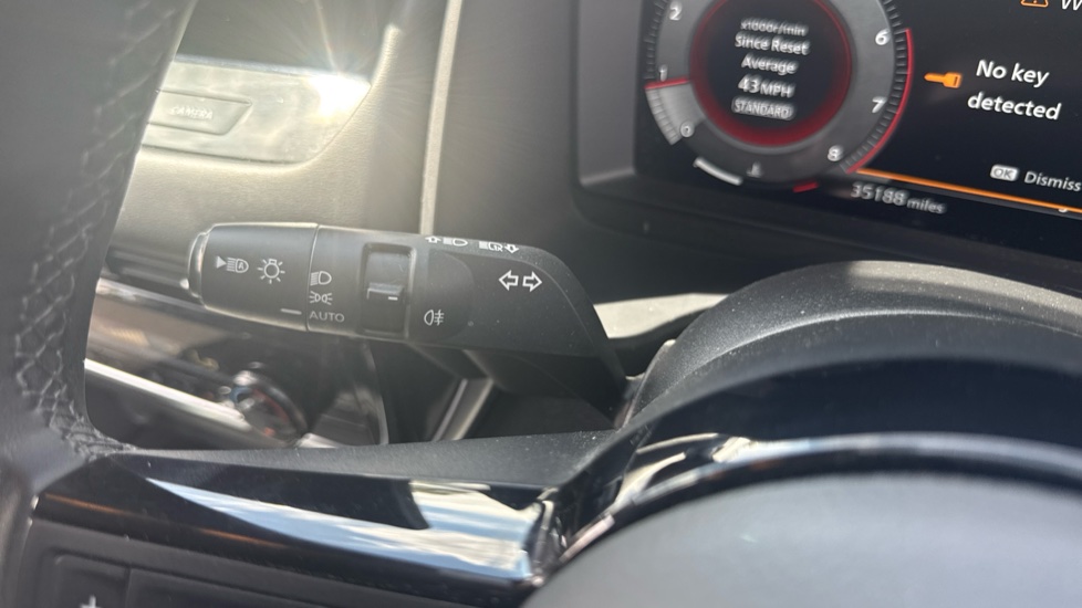 Nissan Qashqai 1.3 DiG-T MH N-Connecta 5dr Petrol Hatchback - Image 30