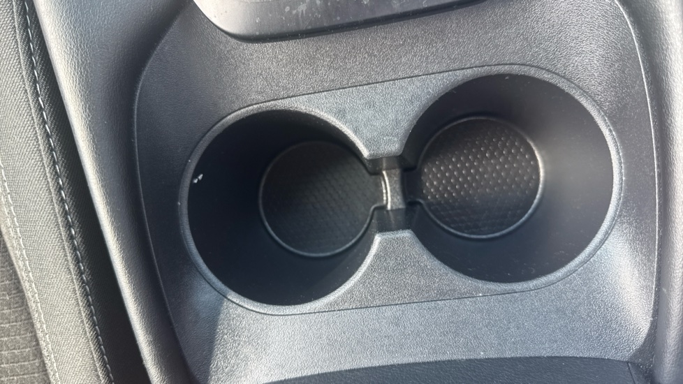 Nissan Qashqai 1.3 DiG-T MH N-Connecta 5dr Petrol Hatchback - Image 34