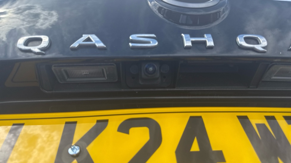 Nissan Qashqai 1.3 DiG-T MH N-Connecta 5dr Petrol Hatchback - Image 40