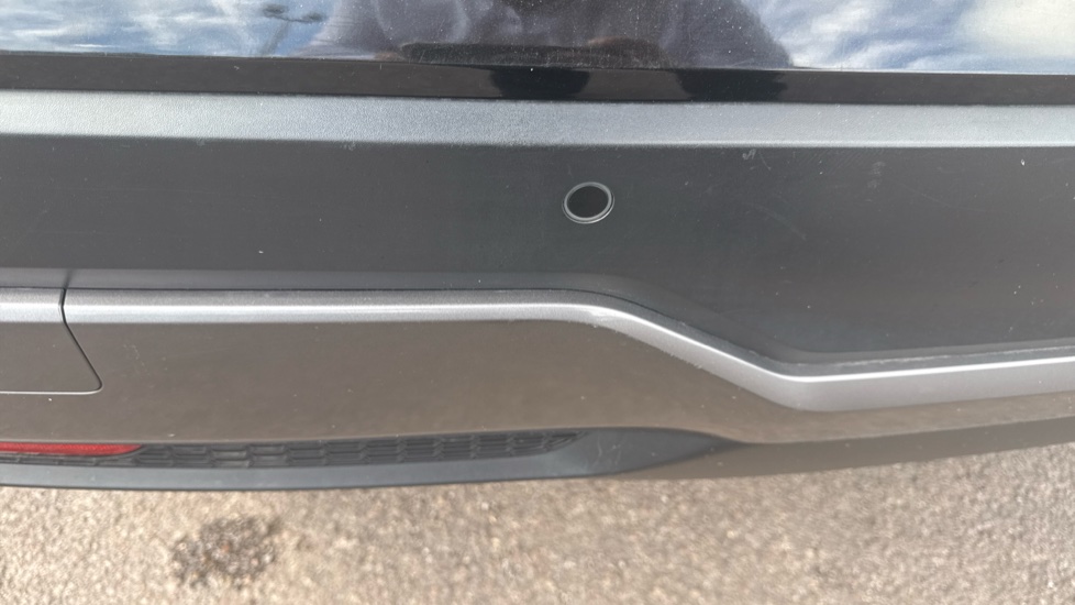 Nissan Qashqai 1.3 DiG-T MH N-Connecta 5dr Petrol Hatchback - Image 41