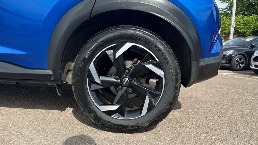 Nissan Juke 1.0 DiG-T 114 N-Connecta 5dr Petrol Hatchback - Image 7