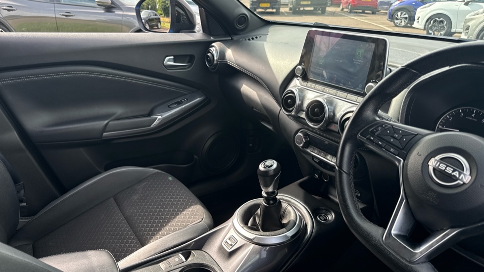 Nissan Juke 1.0 DiG-T 114 N-Connecta 5dr Petrol Hatchback - Image 14