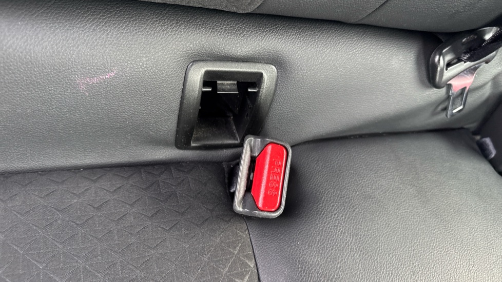 Nissan Juke 1.0 DiG-T 114 N-Connecta 5dr Petrol Hatchback - Image 17