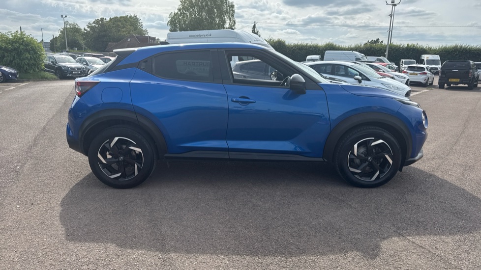 Nissan Juke 1.0 DiG-T 114 N-Connecta 5dr Petrol Hatchback - Image 27