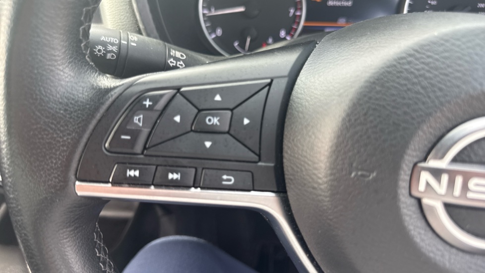 Nissan Juke 1.0 DiG-T 114 N-Connecta 5dr Petrol Hatchback - Image 37