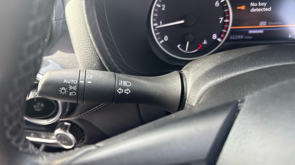 Nissan Juke 1.0 DiG-T 114 N-Connecta 5dr Petrol Hatchback - Image 38