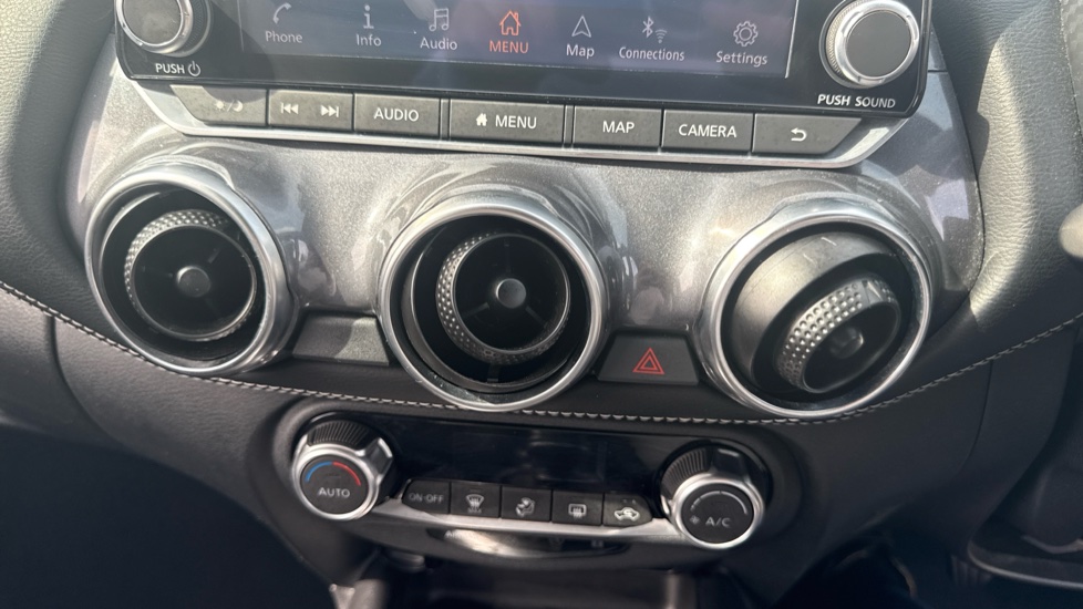 Nissan Juke 1.0 DiG-T 114 N-Connecta 5dr Petrol Hatchback - Image 40