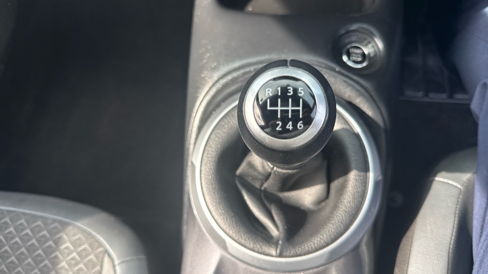 Nissan Juke 1.0 DiG-T 114 N-Connecta 5dr Petrol Hatchback - Image 42