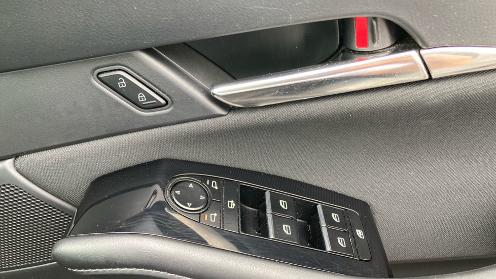 Mazda CX-30 2.5 e-Skyactiv G MHEV [140] Centre-Line 5dr Petrol Hatchback - Image 30