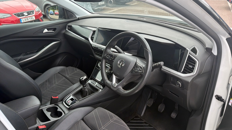 Vauxhall Grandland 1.2 Turbo Ultimate 5dr Petrol Hatchback - Image 11