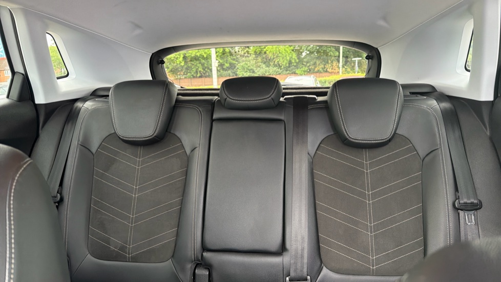 Vauxhall Grandland 1.2 Turbo Ultimate 5dr Petrol Hatchback - Image 15