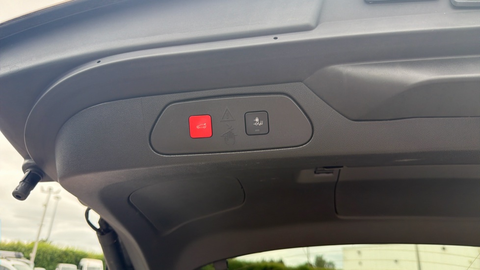 Vauxhall Grandland 1.2 Turbo Ultimate 5dr Petrol Hatchback - Image 33
