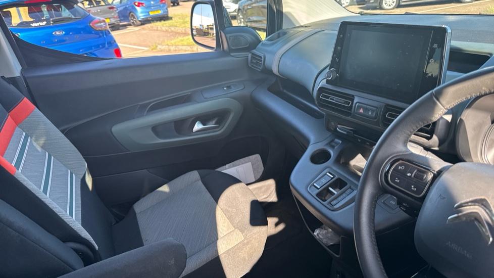 Citroen Berlingo 100kW Flair XTR M 50kWh 5dr Auto Electric Estate - Image 14