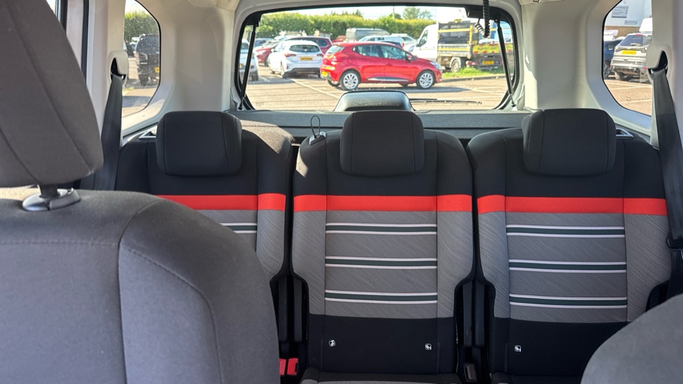 Citroen Berlingo 100kW Flair XTR M 50kWh 5dr Auto Electric Estate - Image 15