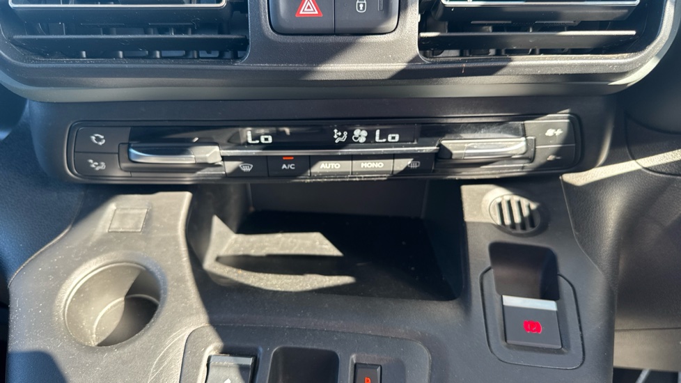 Citroen Berlingo 100kW Flair XTR M 50kWh 5dr Auto Electric Estate - Image 30