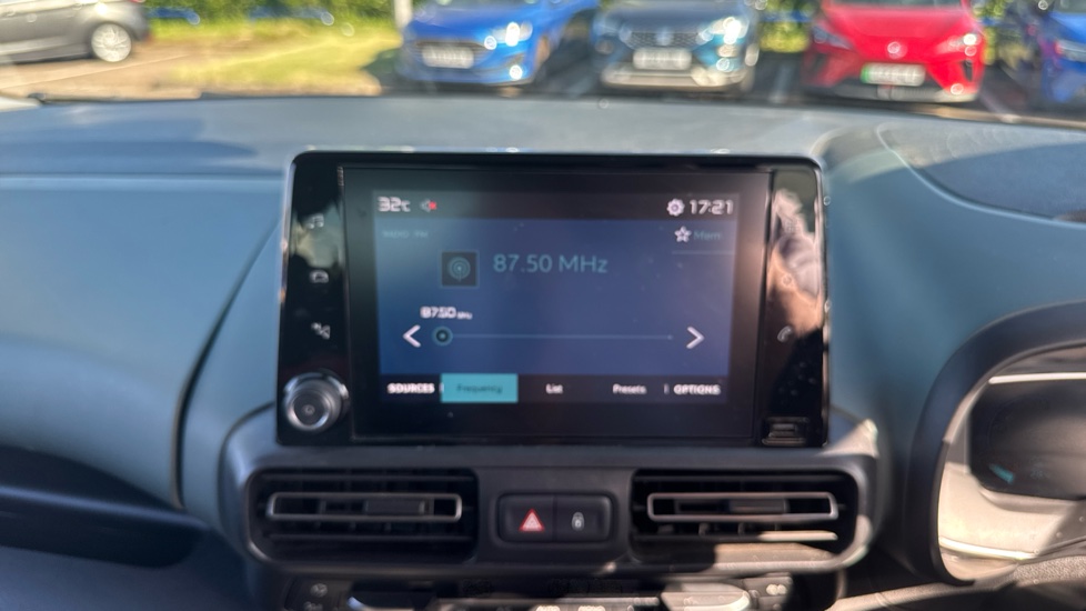 Citroen Berlingo 100kW Flair XTR M 50kWh 5dr Auto Electric Estate - Image 32