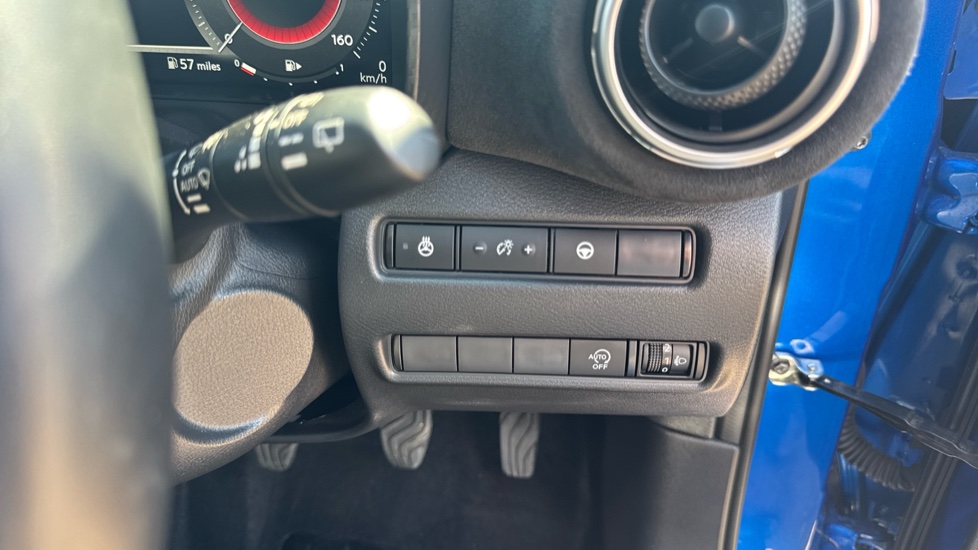 Nissan Juke 1.0 DiG-T Tekna+ 5dr Petrol Hatchback - Image 29